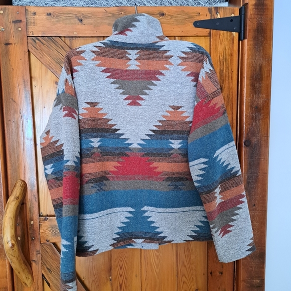 Aztec Patterned Jacket - Picture 2 of 10